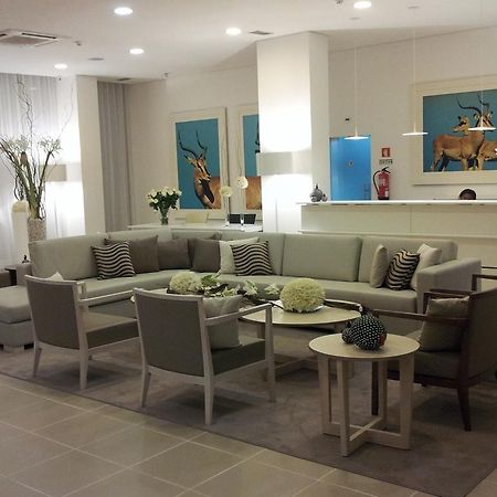 Fly Hotel Луанда Екстериор снимка