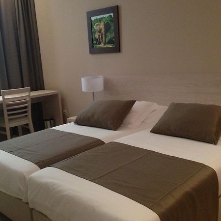 Fly Hotel Луанда Екстериор снимка