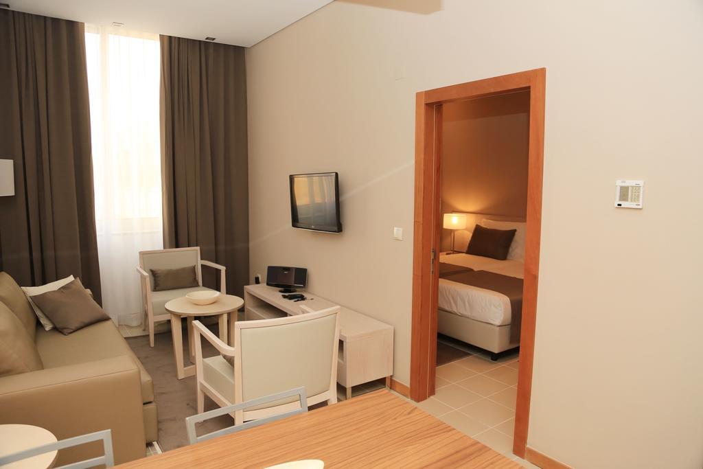 Fly Hotel Луанда Екстериор снимка