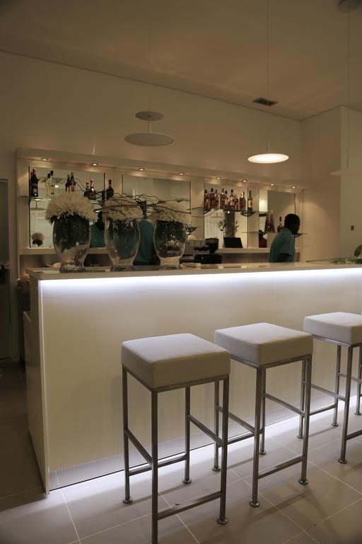 Fly Hotel Луанда Екстериор снимка
