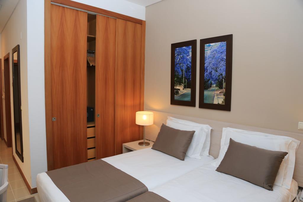 Fly Hotel Луанда Екстериор снимка