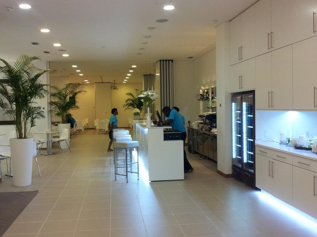 Fly Hotel Луанда Екстериор снимка