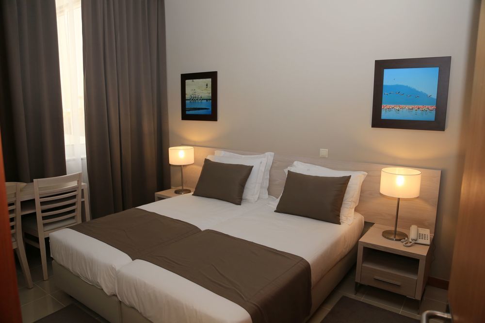 Fly Hotel Луанда Екстериор снимка