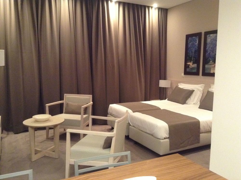 Fly Hotel Луанда Екстериор снимка