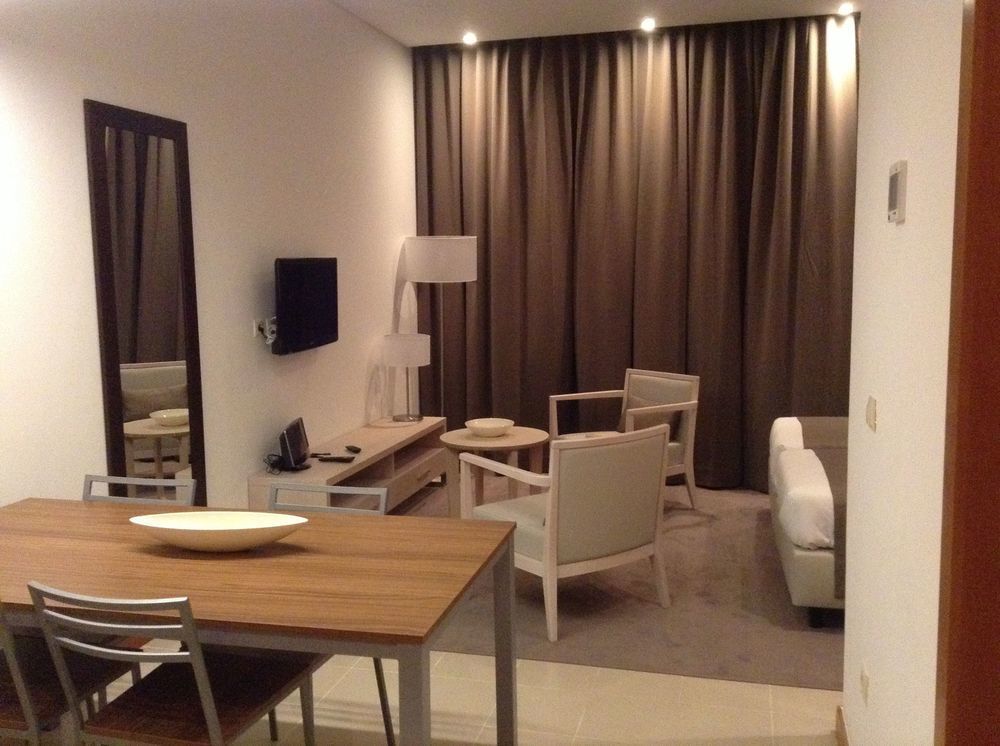 Fly Hotel Луанда Екстериор снимка